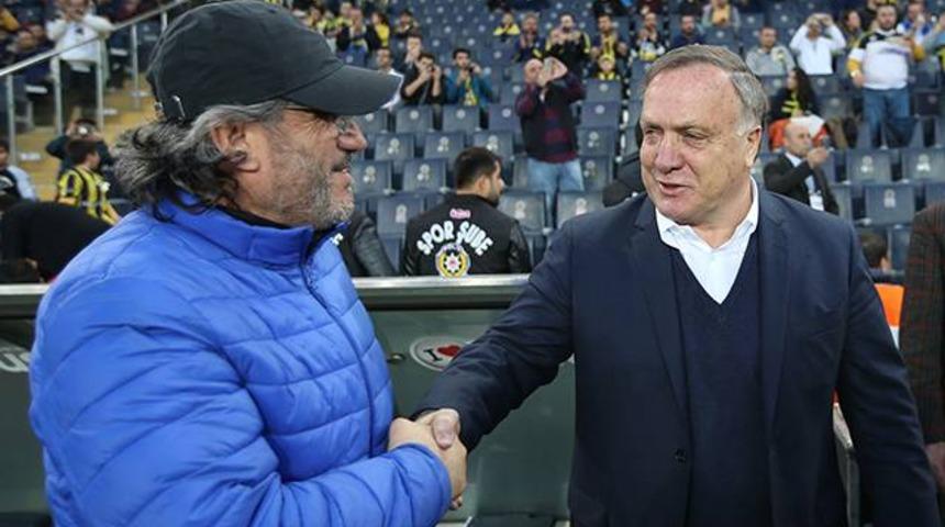 Mustafa Reşit Ak&ccedil;ay: Bir şeylere ayar verilmeye &ccedil;alışılıyor