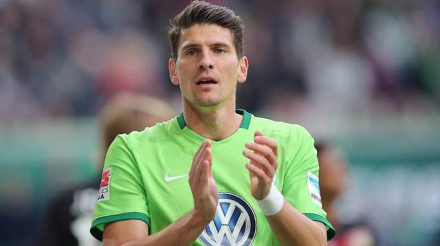 Mario Gomez'den d&ouml;n&uuml;ş sinyali! Beğeni yağmuru