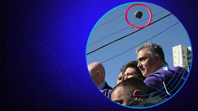 Arjantin Devlet Başkanı Mieli'ye taşlı saldırı! Zırhlı araca bindirilip götürüldü... Hükümet o grubu sorumlu tutuyor