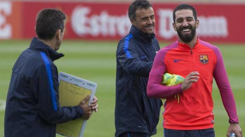 Arda Turan, PSG r&ouml;vanşında oynayacak mı?