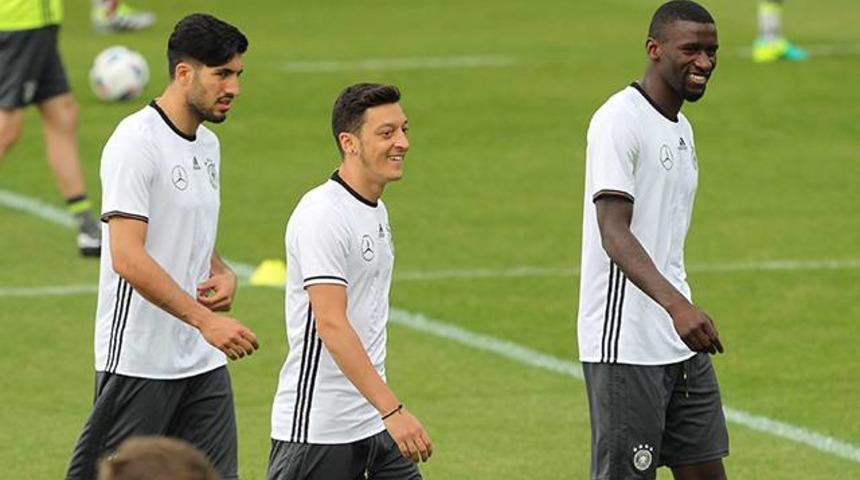 Juventus Liverpool'dan Emre Can'ı istiyor!