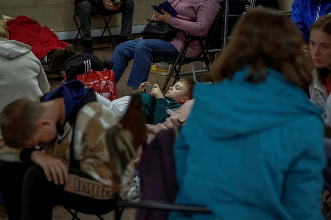 Kiev de  Kinjal  kabusu: Ateşkes beklenirken  en büyük ikinci hava saldırısı ... 629 İHA ve füzeyle hedef aldılar 3