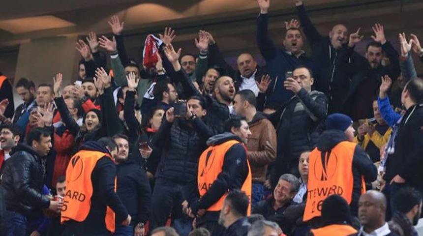 Beşiktaşlı taraftarlardan tarihi truva!