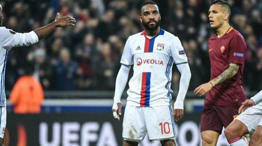 Lacazette gol&uuml; attı, dondu kaldı