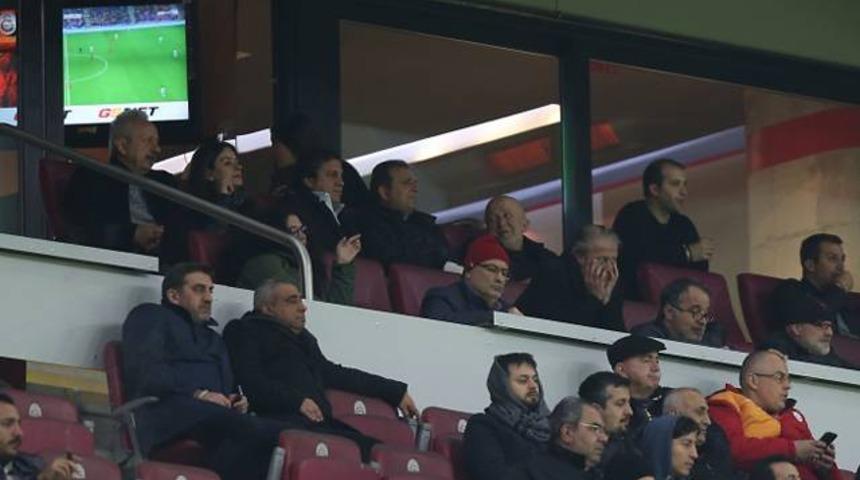 Arena'da Tugay Kerimoğlu'na b&uuml;y&uuml;k ayıp