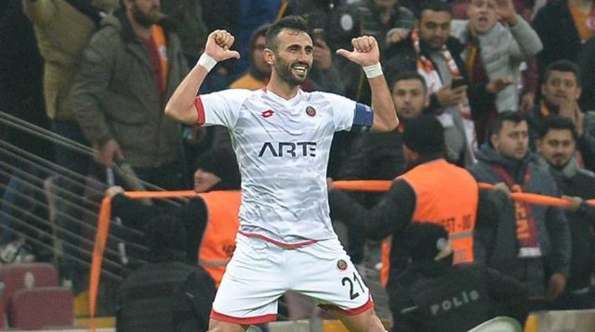 Sel&ccedil;uk Şahin: Galatasaray ma&ccedil;larında gol atmayı seviyorum