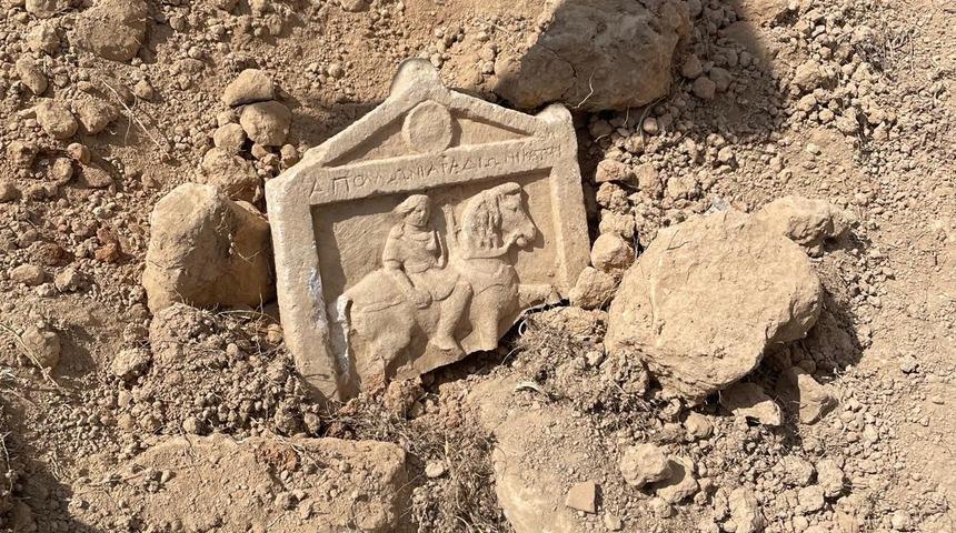 Denizli'de bulundu! Üzerinde 'Apollon'un Oğlu Asker' yazıyor