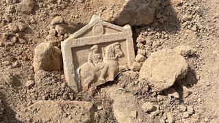 Denizli'de bulundu! Üzerinde 'Apollon'un Oğlu Asker' yazıyor