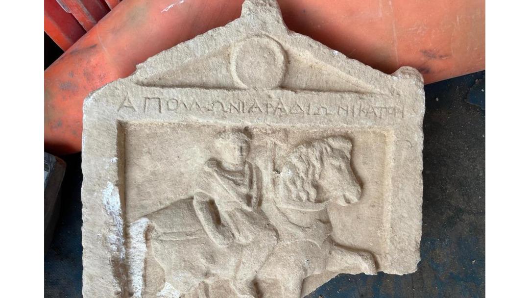 Denizli de bulundu! Üzerinde Apollon un Oğlu Asker yazıyor 2