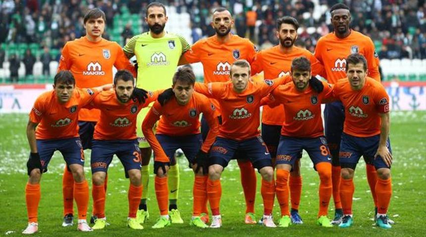 Başakşehirli futbolcular Beşiktaş ma&ccedil;ına daldı