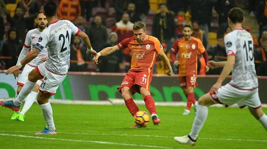 Galatasaray'da Podolski, Ahmet &Ccedil;alık ve Carole de sakatlandı!