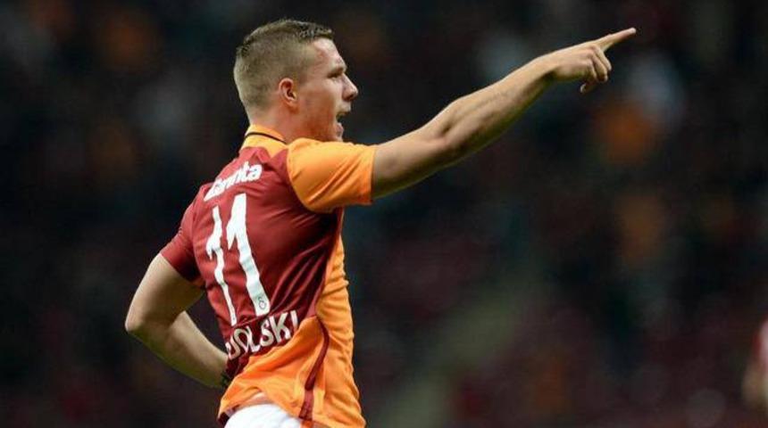 Galatasaray'a Podolski ve Carole'den iyi haber