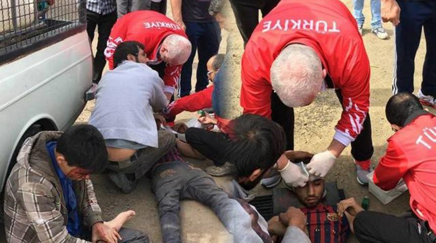 Milli takım kafilesi trafik kazası ge&ccedil;irdi