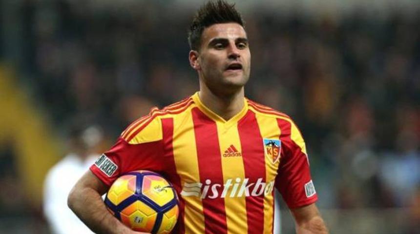 Deniz T&uuml;r&uuml;&ccedil; Beşiktaş yolunda