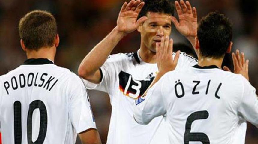 Michael Ballack: 'Mesut &Ouml;zil, Fenerbah&ccedil;e i&ccedil;in fazla iyi'
