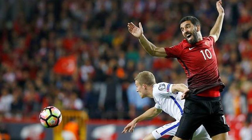 Arda Turan, Moldova maçında oynayamayacak