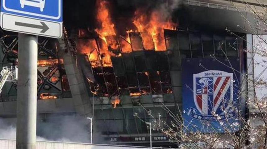 Şanghay Shenhua'nın stadında korkutan yangın