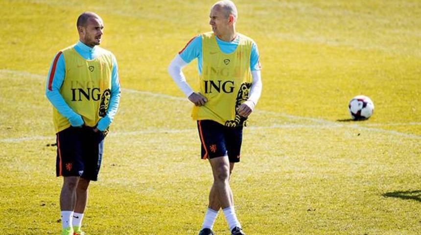Robben: 'Yeni teknik direkt&ouml;r&uuml; Sneijder'le se&ccedil;mek istiyoruz'