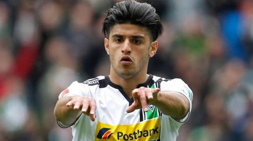 Mahmoud Dahoud, Emre Mor'un yanına gitti