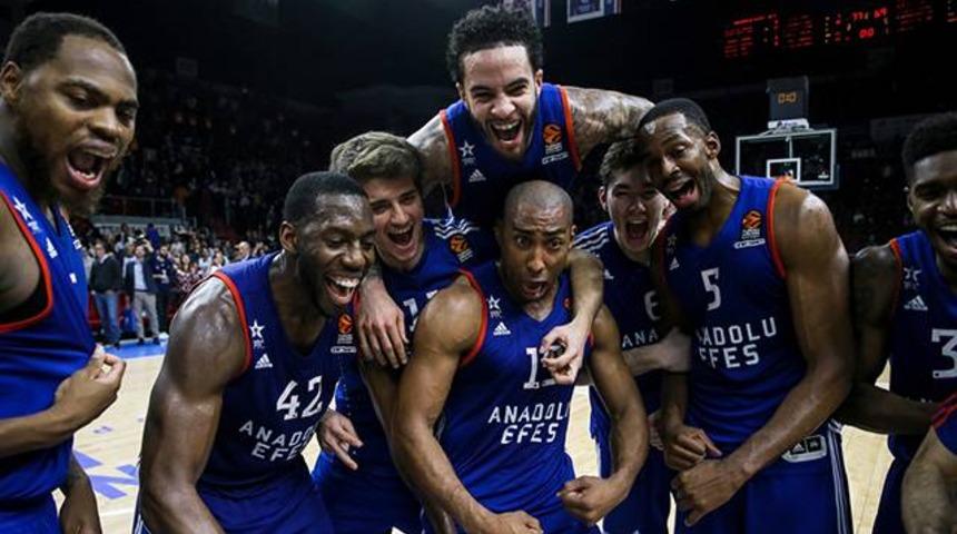 Anadolu Efes 77 - 69 Olympiakos