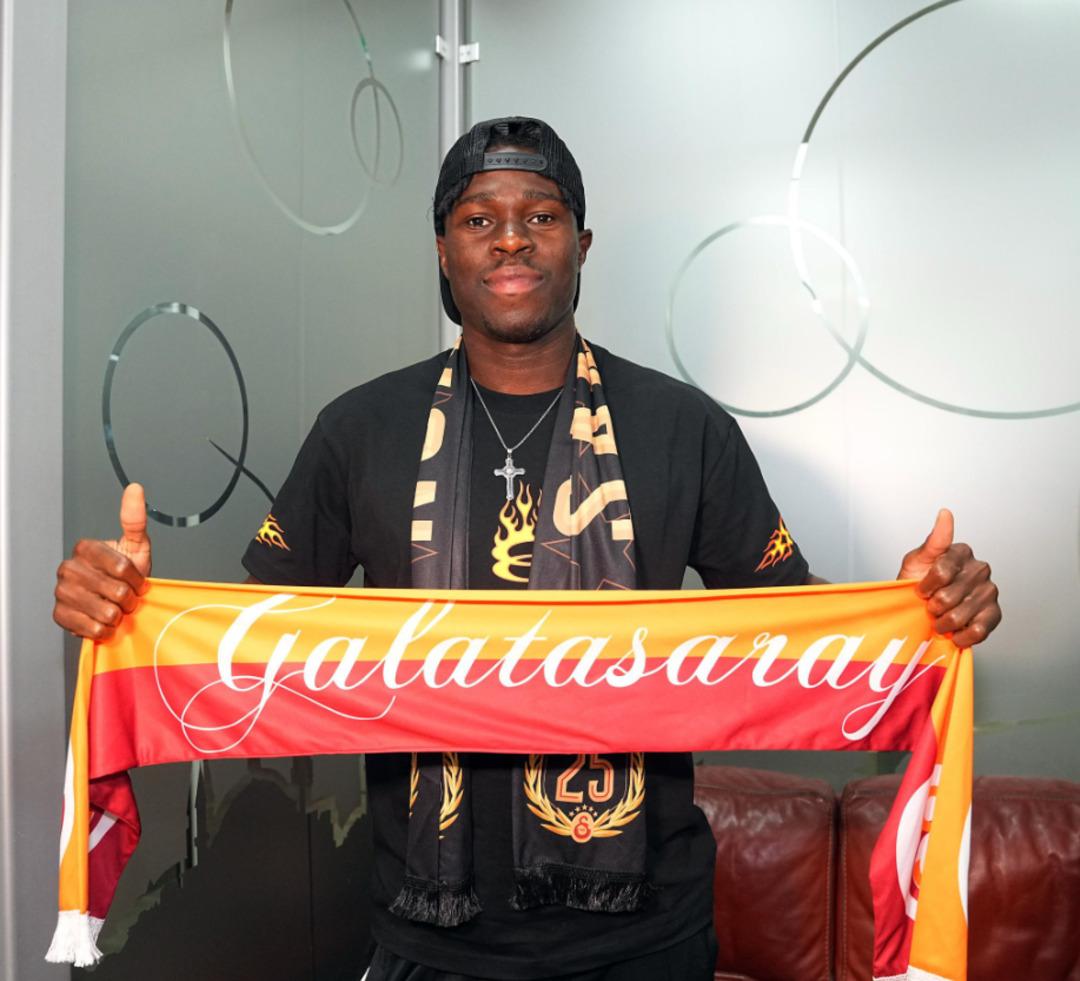 Galatasaray ın Wilfried Singo transferini Türk futbol tarihine geçti! 1