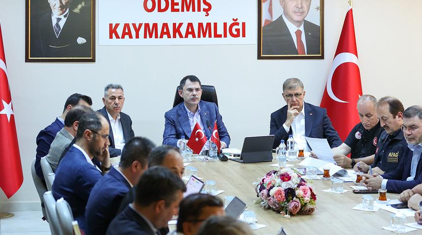 Bakan Kurum duyurdu! İzmir'de yanan evlerin inşası başlıyor