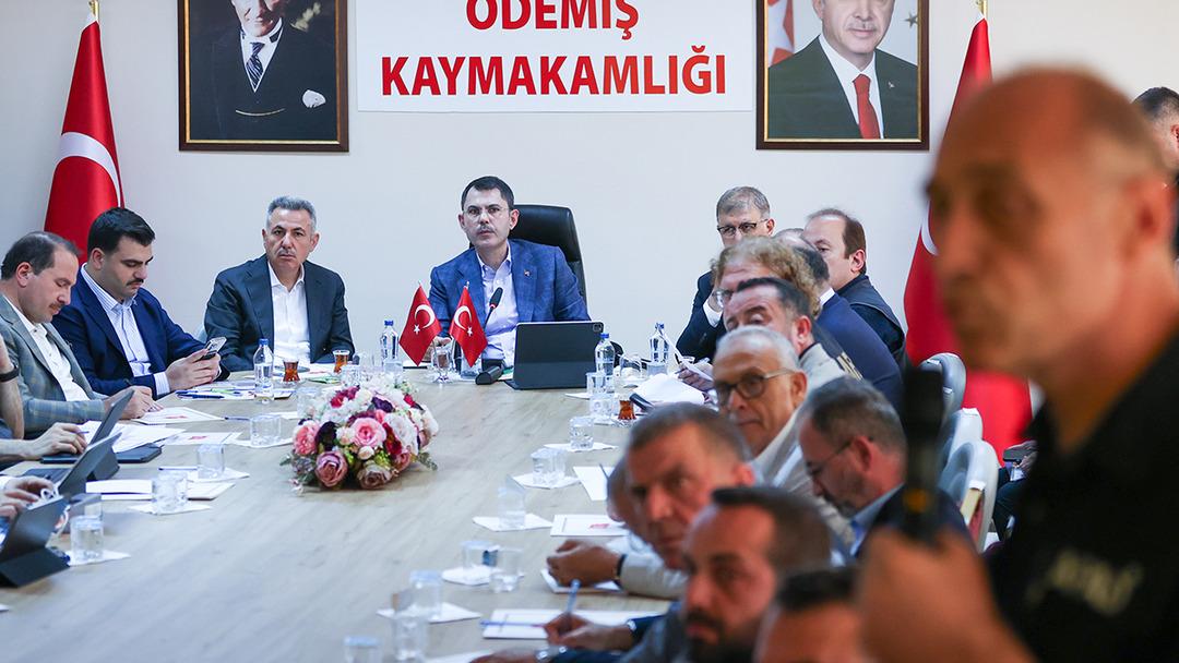 Bakan Kurum duyurdu! İzmir de yanan evlerin inşası başlıyor 1