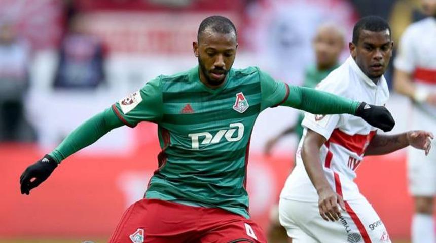 Fernandes - Emenike takası g&uuml;ndemde