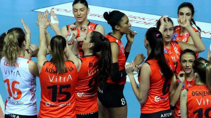 Eczacıbaşı dörtlü finallerde