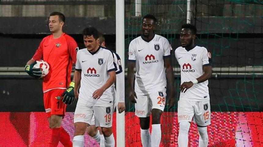 Akhisar Belediyespor 0 - 2 Medipol Başakşehir