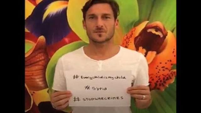 Totti'den Suriyeli çocuklar için anlamlı mesaj