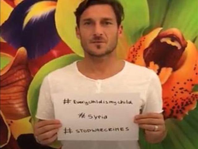 Totti'den Suriyeli çocuklar için anlamlı mesaj