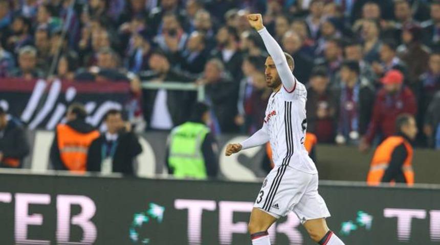 Cenk Tosun tarihe ge&ccedil;ti! İlkler yaşandı...