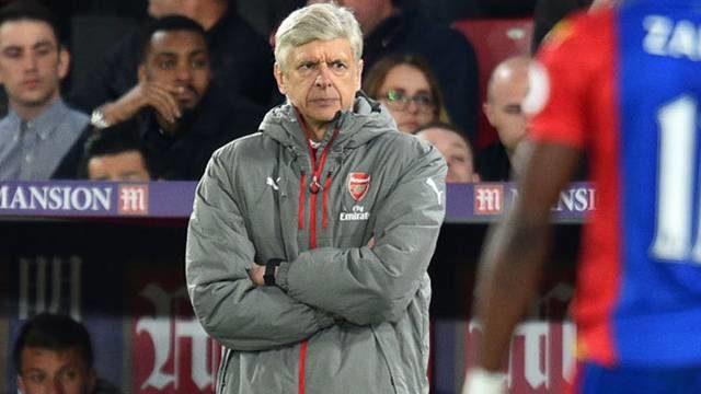 Arsene Wenger İngiltere'de alay konusu oldu