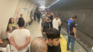 Bakırköy-Kayaşehir Metro Hattı'nda teknik arıza! Yoğunluk oluştu