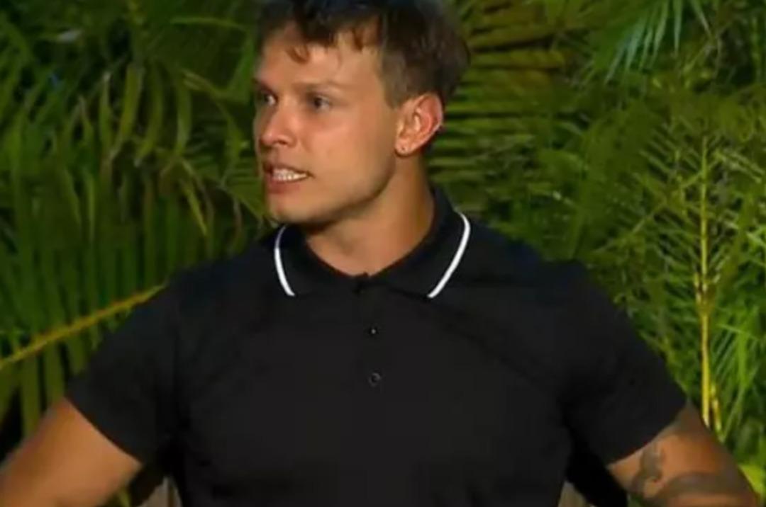 Dominik ten aşk pozu! Survivor Murat Ceylan sevgilisini paylaştı 1