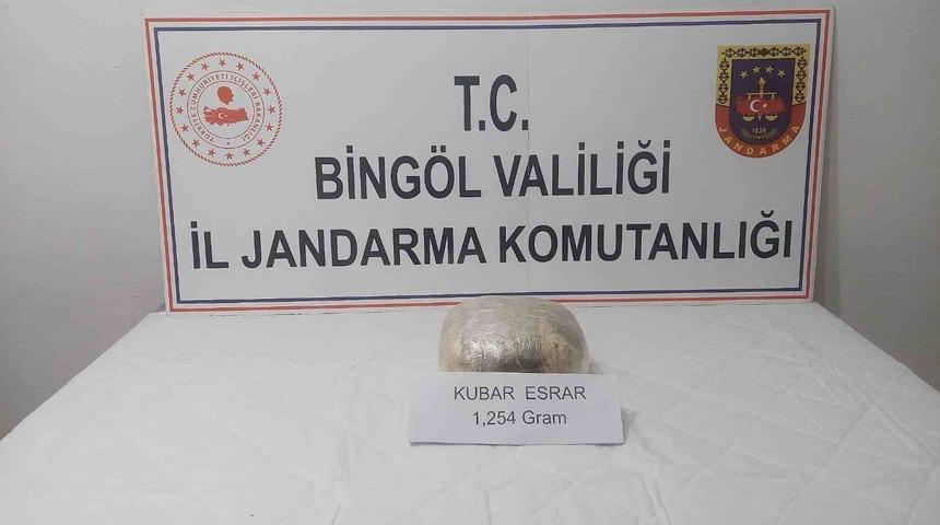 Bingöl’de 1 kilo esrar ele geçirildi