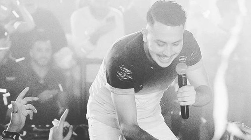 Beşiktaş'ta tutunamadı, şarkılarıyla Fransa'yı sallıyor!