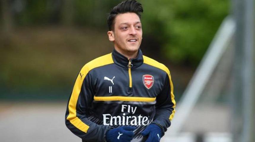 &lsquo;Mesut, Arsenal&rsquo;le s&ouml;zleşme uzatacak&rsquo;