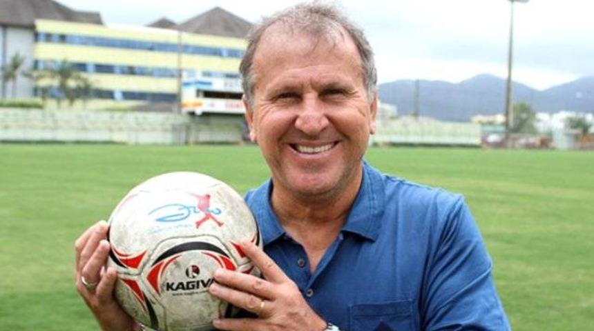 Zico Barcelona'ya inanıyor