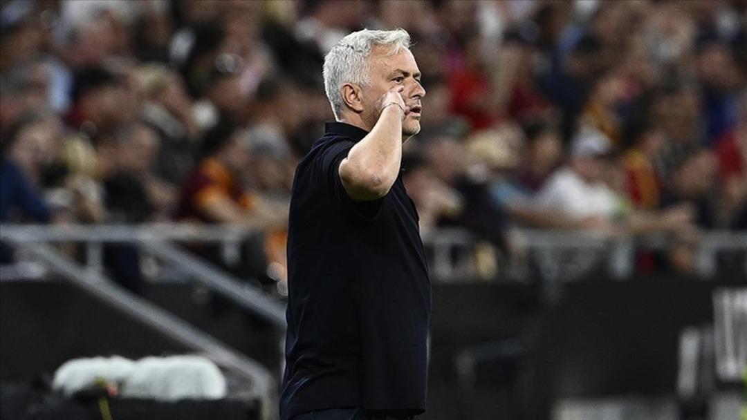 Mourinho ile Fenerbahçe nin yolları ayrıldı! Hisselerden ilk tepki geldi 2