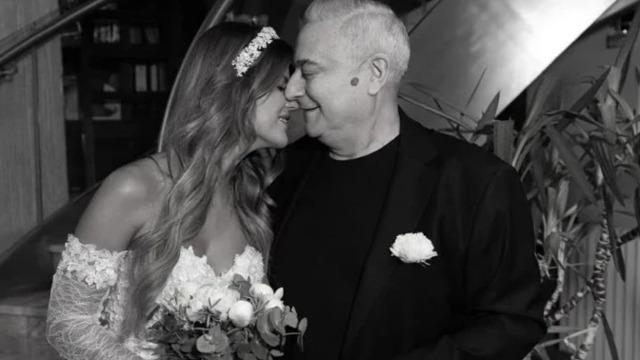 Mehmet Ali Erbil nikahın ertesi sabahı şaşırttı! Canlı yayın açıp takı topladı