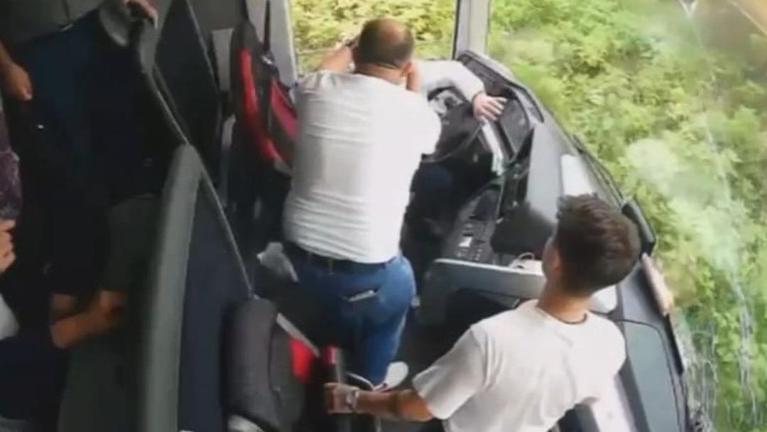 Samsun daki kazada yeni görüntüler ortaya çıktı! Şoför rahatsızlandı, ikinci kaptan yetişemedi... Her şeyi anlattı 4