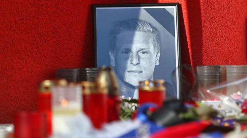 &Ccedil;ekya, Rajtoral i&ccedil;in ağlıyor