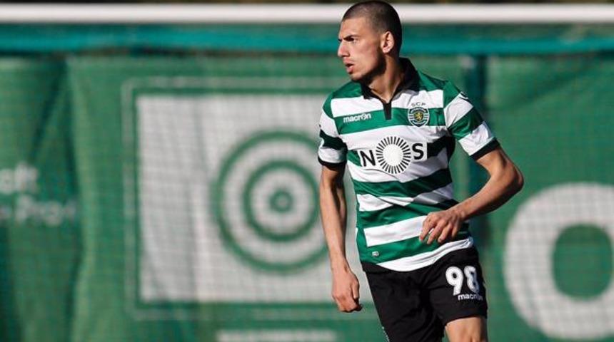 Fenerbah&ccedil;e'den ayrılan Merih Demiral, Sporting A takıma y&uuml;kseldi