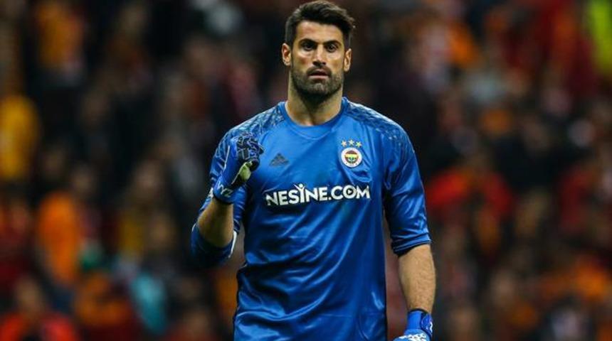 Fenerbah&ccedil;e'den Volkan Demirel'e 2 yıllık teklif