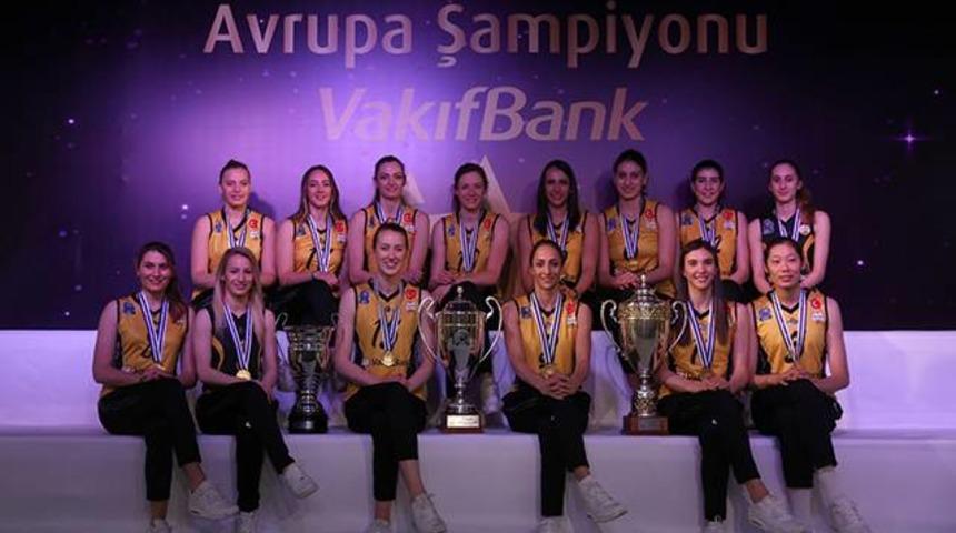Şampiyon VakıfBank basının karşısına &ccedil;ıktı