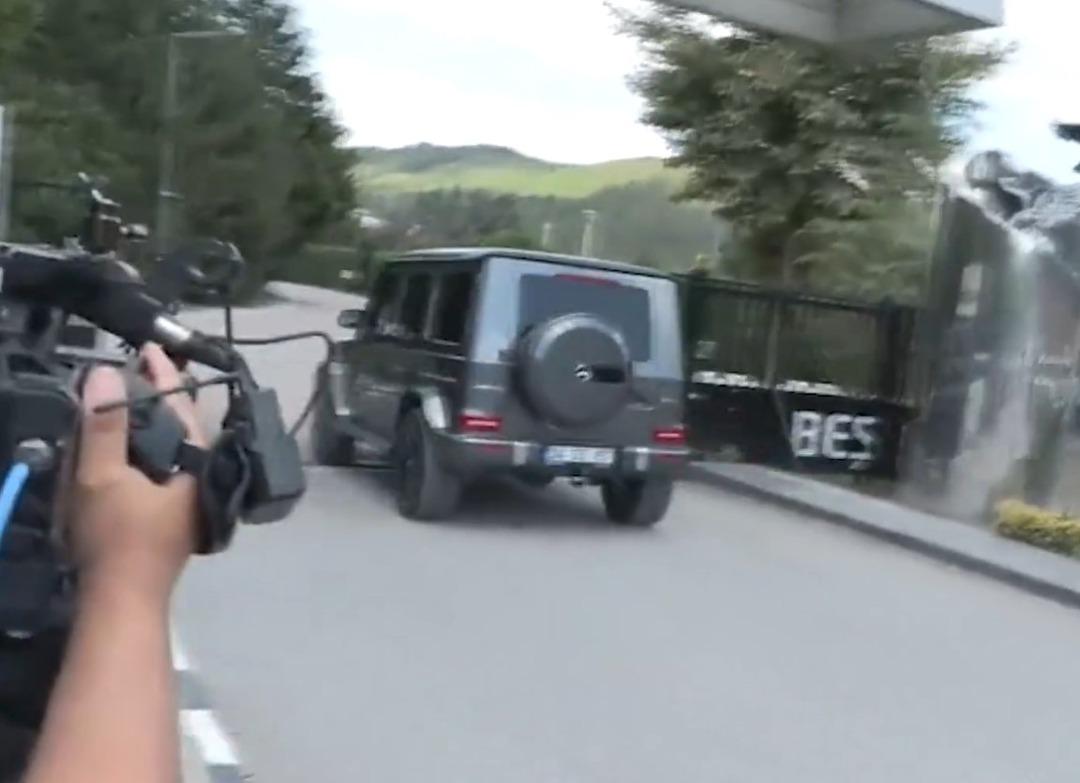 Beşiktaş ta Sergen Yalçın dönemi resmen başlıyor! Tecrübeli teknik adam tesislerde: İşte ilk görüntüler! 2