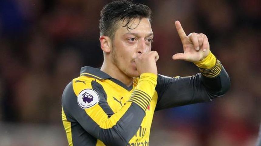 Mesut &Ouml;zil ilk kez konuştu! Fenerbah&ccedil;e cevabını verdi