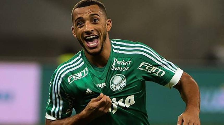 Galatasaray'da g&uuml;ndem yine Vitor Hugo!